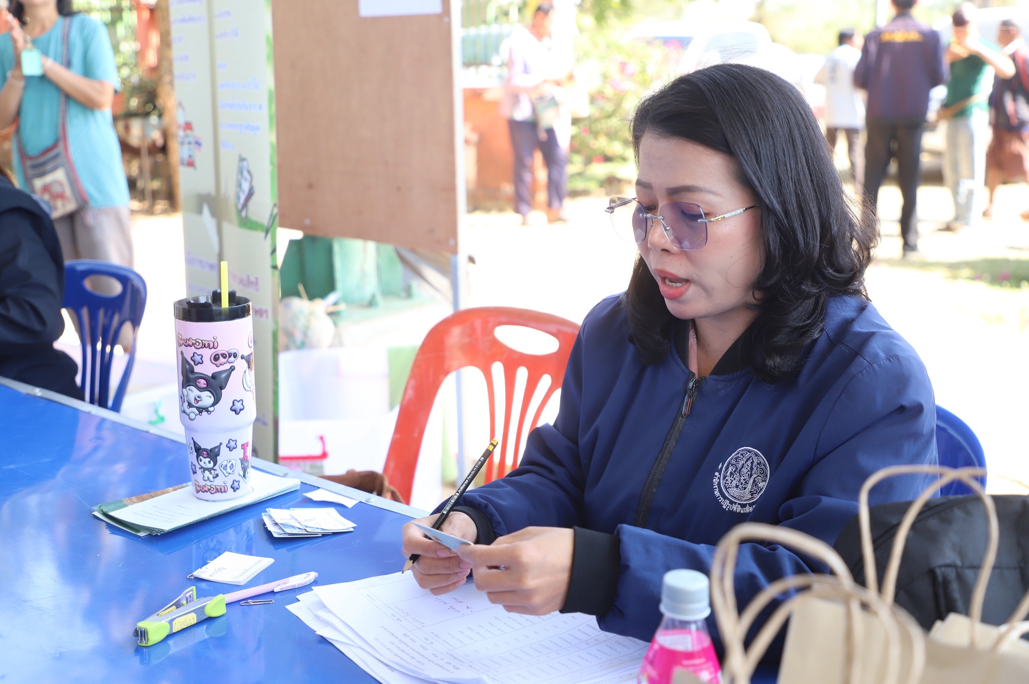 title - ชาวน้ำยืนเฮ ส.ป.ก. ขนทัพบริการถึงที่ ต.เก่าขาม ลดค่าใช้จ่าย ยื่นขอออกโฉนด - ปรึกษาปัญหากฎหมาย ครบจบในที่เดียว